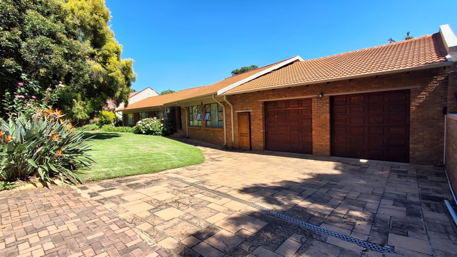 3 Bedroom Property for Sale in Protea Park North West